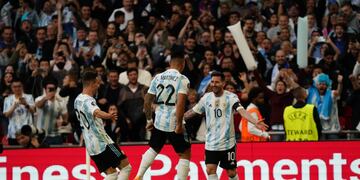 El gol de Lautaro Martínez adelantó a la Selección Argentina sobre Italia. Gana 1 a 0 en Wembley.