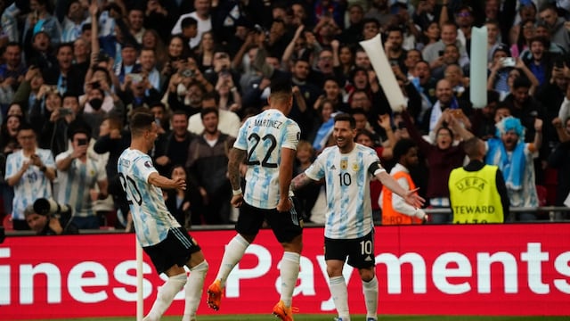 El gol de Lautaro Martínez adelantó a la Selección Argentina sobre Italia. Gana 1 a 0 en Wembley.