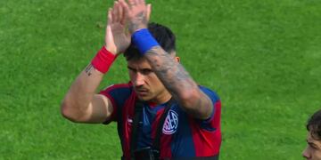 Adam Bareiro metió un golazo ante Gimnasia.