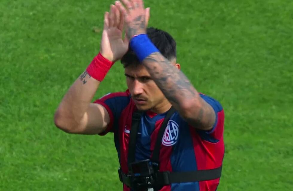 Increíble: Adam Bareiro salió con una cámara para grabar la salida ante Huracán en el clásico