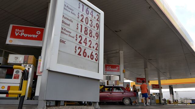 Un joven mendocino fue a cargar nafta en San Carlos, pero al voltear, vio a un hombre sobre un insólito vehículo y se hizo viral.