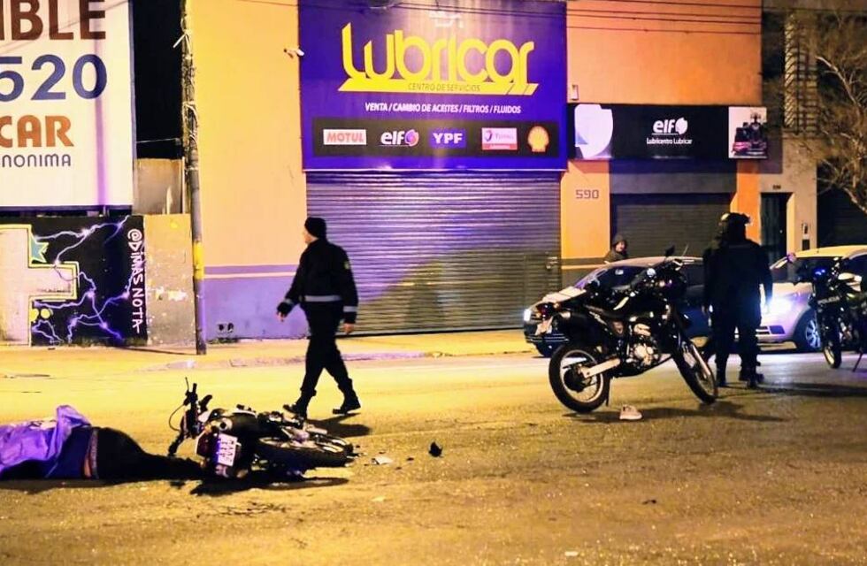 Descartan balazo al motociclista fallecido tras un choque en Rosario