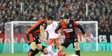 Newell´s derrotó 1 a 0 a Argentinos y quedó como el único puntero del torneo.