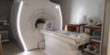 El eflamante uipo de resonancia magnética del Hospital San Juan Bautista.