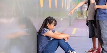 Mendoza propone sancionar a padres de alumnos que hagan bullying con multas millonarias y trabajo comunitario