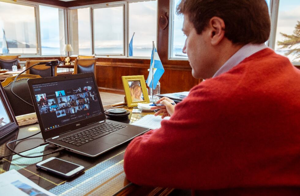 El gobernador Melella participó del lanzamiento del programa de preinversión para el desarrollo económico y social