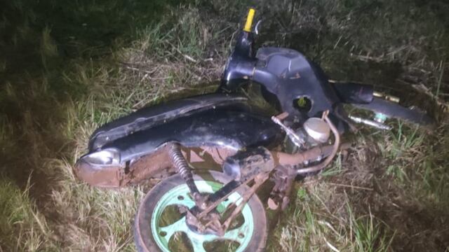 Un motociclista lesionado tras colisionar con un vehículo en Colonia Alberdim