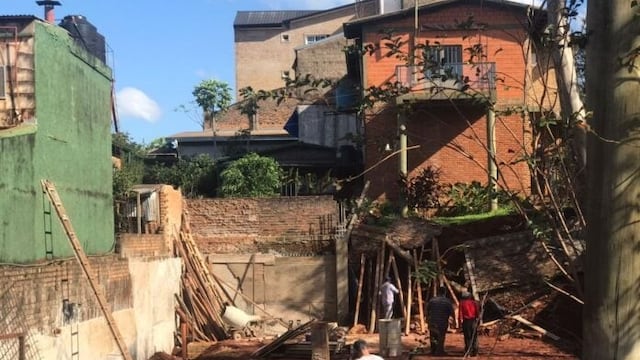 Un albañil fue rescatado de una obra en construcción que se derrumbó en Oberá.