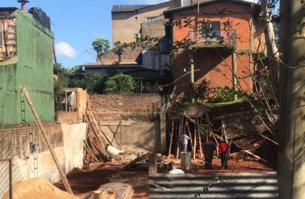 Un albañil fue rescatado de una obra en construcción que se derrumbó en Oberá