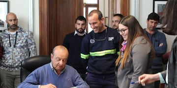 Firma de contratos y lanzamiento de la segunda convocatoria al Plan Joven