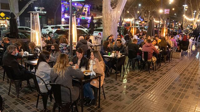 Bares de Mendoza funcionarán sin restricciones por la pandemia.