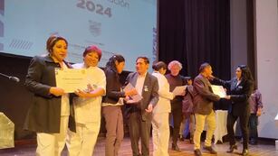 Autoridades y docentes del IES n° 11 de Jujuy entregaron sus diplomas 350 egresados de la institución.