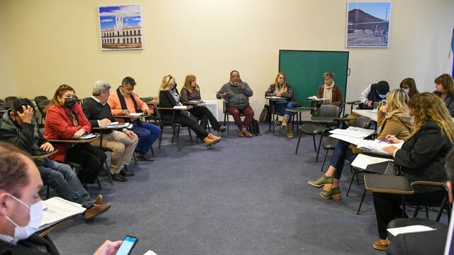 Jornada Extendida: Educación brindó detalles a los gremios docentes
