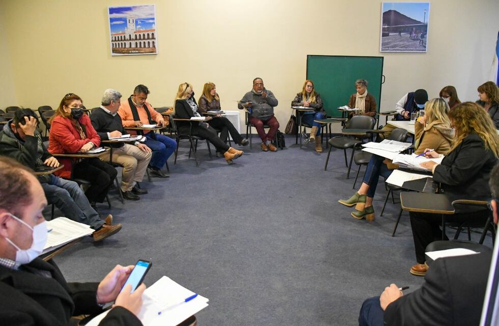 Jornada Extendida: Educación brindó detalles a los gremios docentes