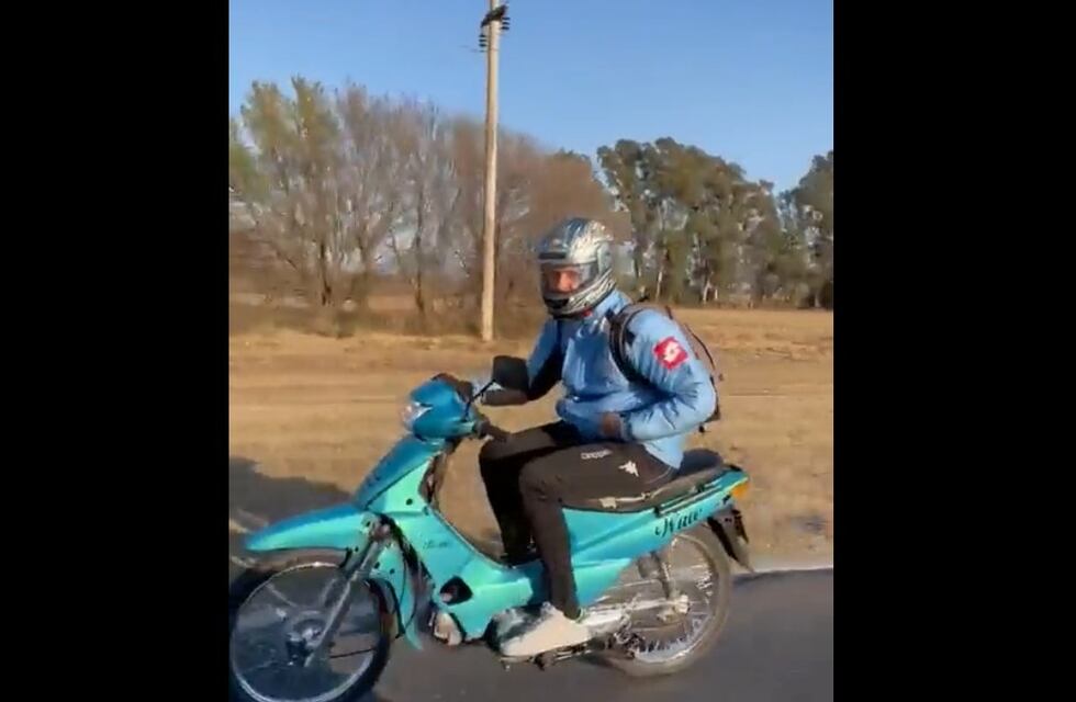 Pasión por Belgrano: un hincha viajó en moto hasta San Luis para alentar a su club