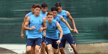 Entrenamiento de la Selección Sub 20, que debuta este sábado en Santiago del Estero. Foto: Télam