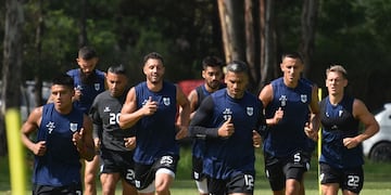 Preparados para dar vuelta la página: Gimnasia y Esgrima de Jujuy visita a Defensores Unidos en un duelo clave para olvidar la derrota de la semana pasada.