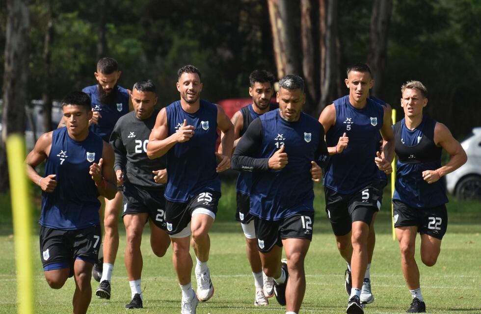 Gimnasia y Esgrima de Jujuy busca recuperarse ante Defensores Unidos
