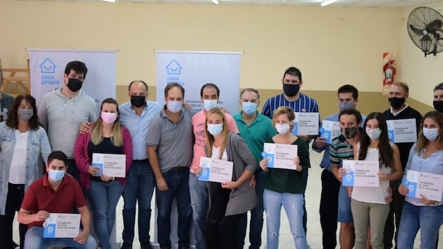 Entregaron créditos a beneficiarios del programa “Mi Casa”