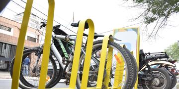 El uso de la bicicleta creció exponencialmente en la capital correntina con la pandemia.