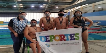 Los deportistas recibieron numerosas medallas en distintos estilos de natación.