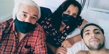 Franco Lizardo sufrió la amputación de sus piernas al caer en una máquina moledora de uva. Le daban 20% de posibilidades de sobrevivir y ahora está por recibir el alta transitoria del Hospital Italiano.