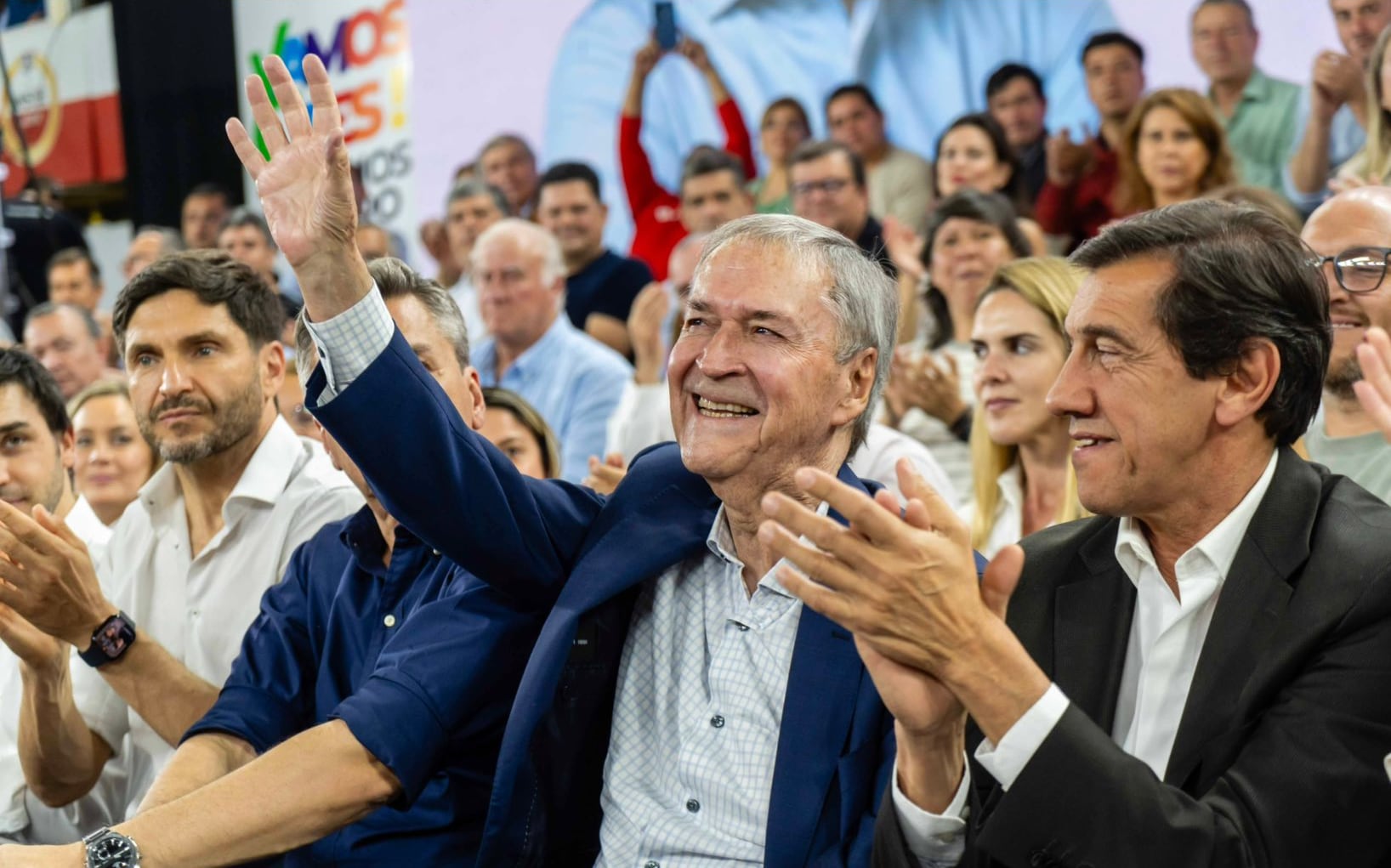 Juan Schiaretti y Carlos Sadir se encontraron en Corrientes en el cierre de campaña de Juan Pablo Valdés, para los comicios provinciales del pasado domingo.