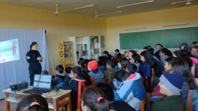 Campo Viera: brindan charlas de prevención en la Escuela N°895.