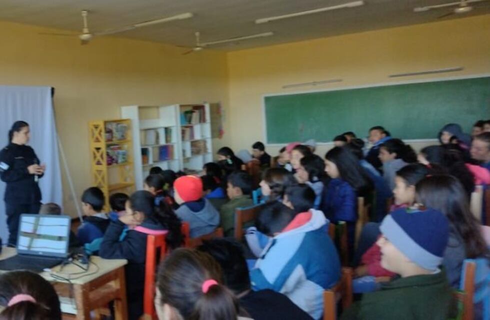 Campo Viera: brindan charlas de prevención en la Escuela N°895
