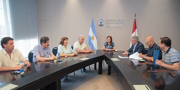 El acuerdo entre el Gobierno y los docentes de Córdoba implica un aumento del 104,5 por ciento anual.