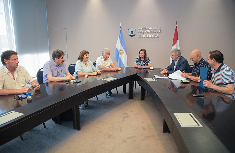 La Provincia acordó con la Uepc los aumentos para cerrar la paritaria anual