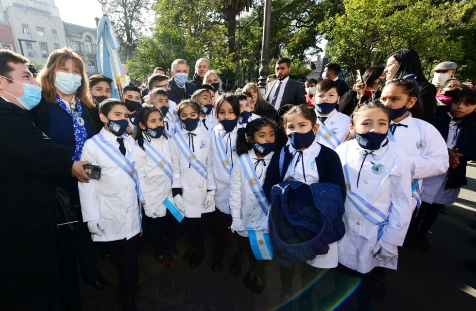 Jaldo tomó la promesa a la Bandera a 1200 alumnos de cuarto grado de la provincia