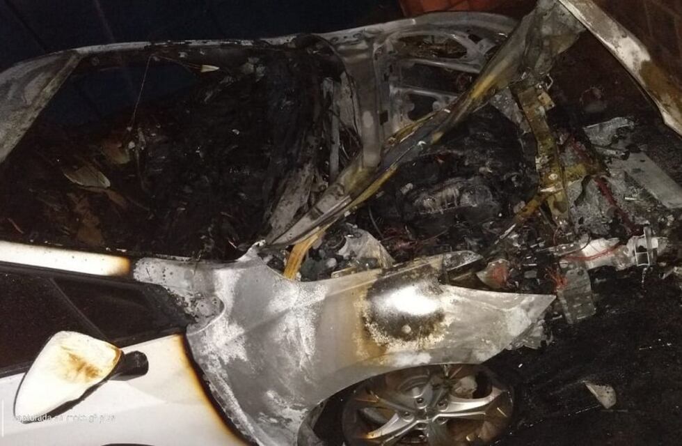 Eldorado: se incendiaron dos móviles que se hallaban alojados en la sede policial