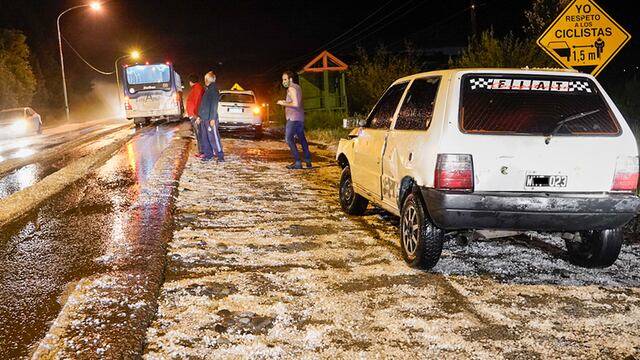 El granizo sorprendió en Villa La Angostura y San Martín de los Andes.