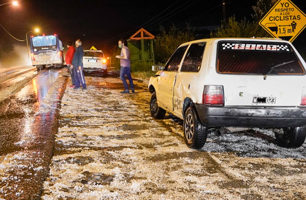 Una tormenta de granizo sorprendió en Villa La Angostura y San Martín de los Andes