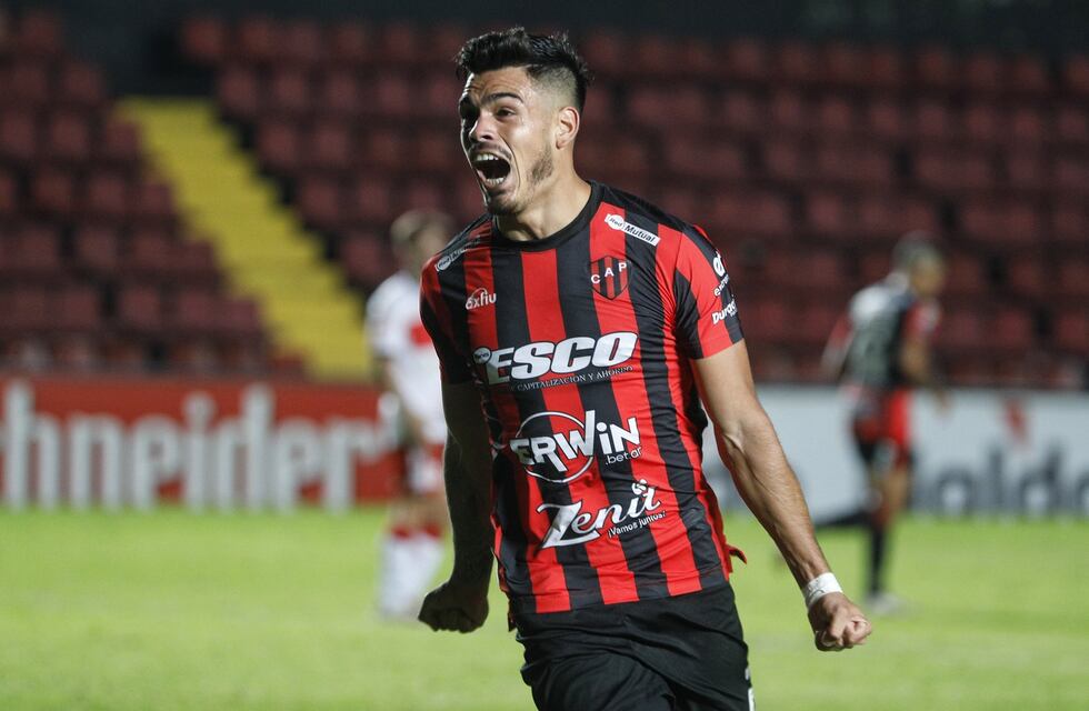 Patronato le ganó 2 a 0 a Deportivo Morón y pasó de ronda