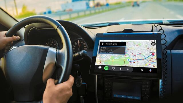 Su GPS le indicó un camino incorrecto, perdió el control del auto y cayó a un canal de riego en Neuquén.