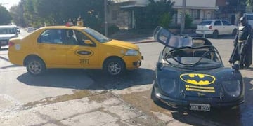 Chocó el Batman solidario de Córdoba.