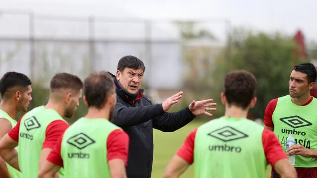 Burgos en el entrenamiento de Newell's (@Newells)