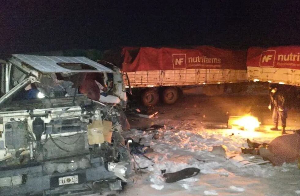 Choque múltiple entre camiones en Comodoro Rivadavia: policías hicieron una fogata a un conductor herido para esperar a la ambulancia