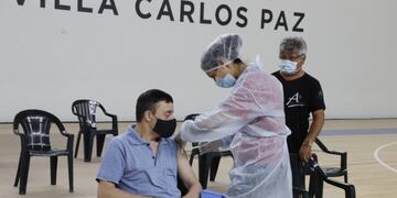 Carlos Paz ya inmunizó a unos 1300 vecinos.