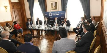 Jaldo se reunió con intendentes peronistas.