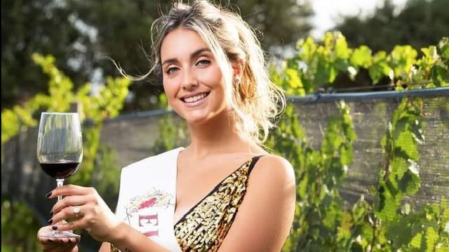 Milagros Cantero es la representante de la Vendimia de San Rafael, jugadora de rugby y la natación le hizo superar los miedos. Una historia particular.