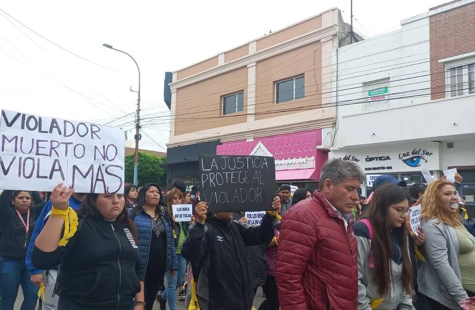 Abusos en Comodoro: la abuela de uno de los alumnos del jardín denunció que los menores no reciben atención en el Hospital