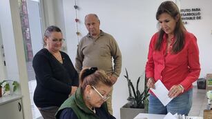 Entrega de semillas en el Instituto para el Desarrollo Sustentable de Rafaela (IDSR)