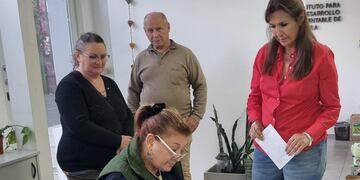 Entrega de semillas en el Instituto para el Desarrollo Sustentable de Rafaela (IDSR)