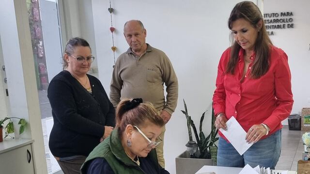 Entrega de semillas en el Instituto para el Desarrollo Sustentable de Rafaela (IDSR)