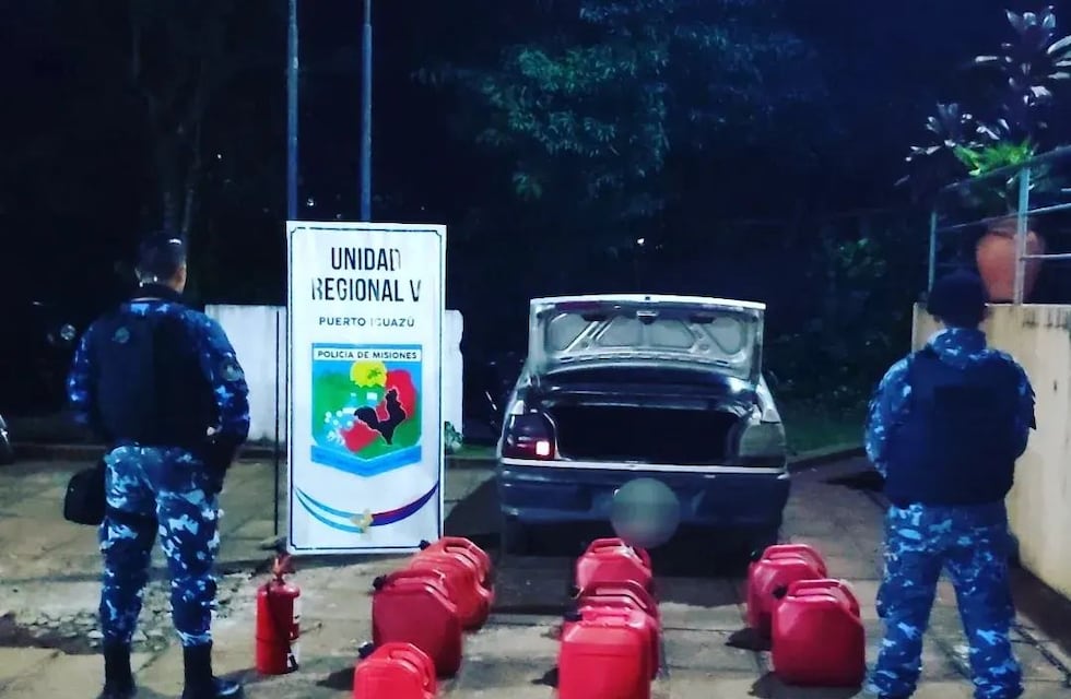 Puerto Iguazú: incautan bidones de combustible transportados en un auto adulterado