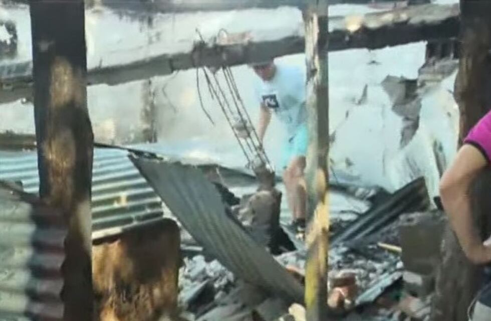 Córdoba: fue a la marcha de salud en el centro, llegó y le avisaron que su casa se quemó