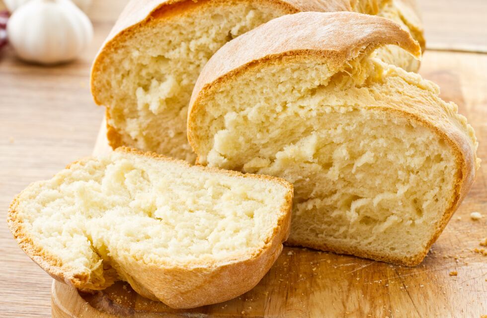 Cómo hacer pan casero con levadura: la receta ideal para resolver el desayuno y la merienda de toda la semana